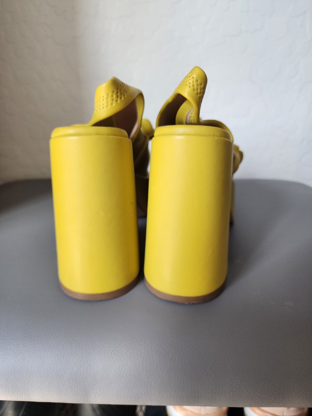Stella McCartney Yellow Platform Chain-Link Slingback Heels - Picture 6 of 8